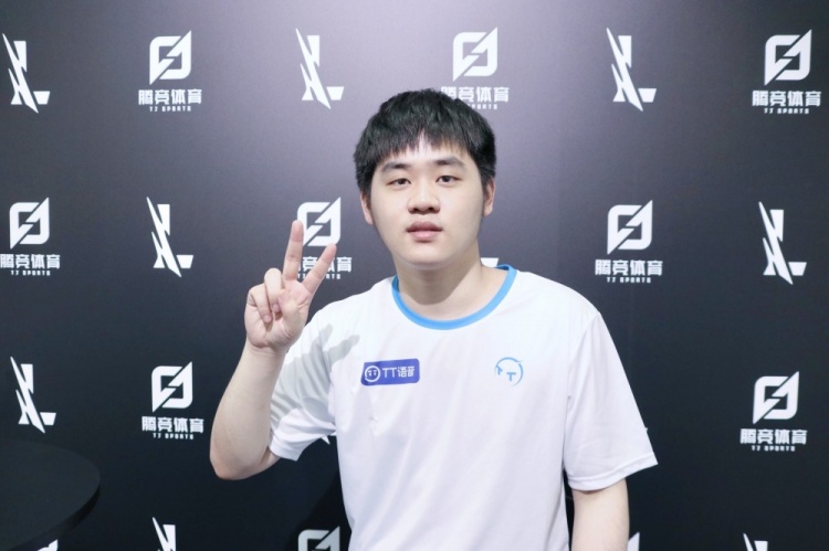 而做出的努 而做出的努